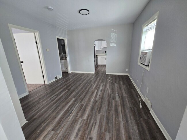 Building Photo - YOU1938