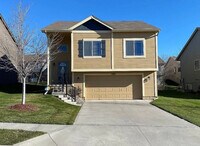 Building Photo - 7111 S 183rd Ave