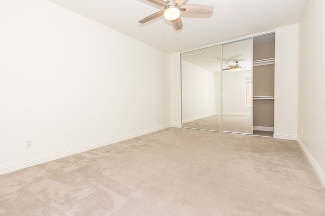 Building Photo - Modern Coastal 3 Bed/3 Bath Townhome w/ Rooftop Deck w/ Bay & Ocean Views in North Pacific Beach!