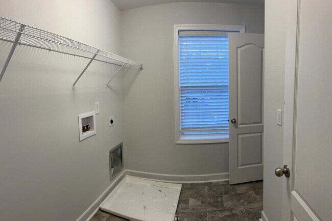 Building Photo - 3763 Glencourse Wy