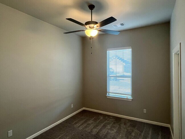 Building Photo - Beautiful 3 Bed, 2 Bath, 2 Car North Edmond/Arcadia