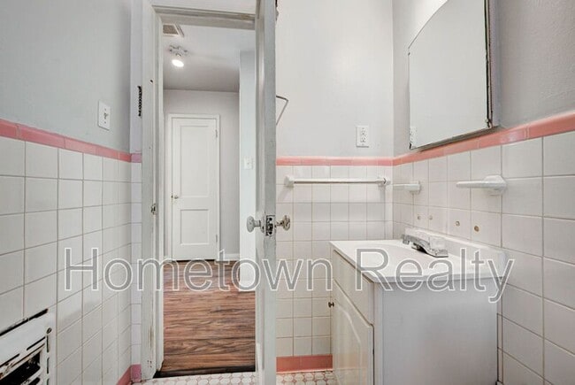 Building Photo - 432 Babb Dr