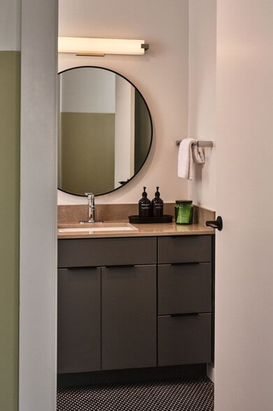 Building Photo - 110 Ann St