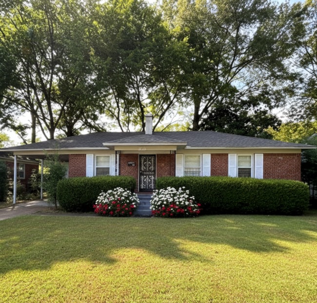 Primary Photo - 1755 Cornelia Ln