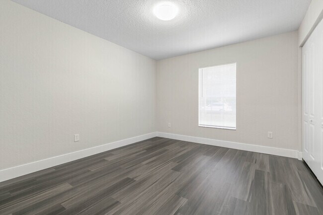 Building Photo - 884 Winchester St