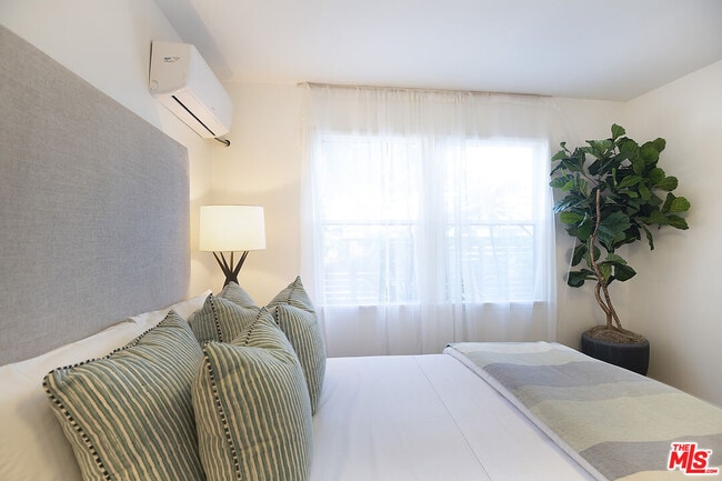 Building Photo - 2441 14th St