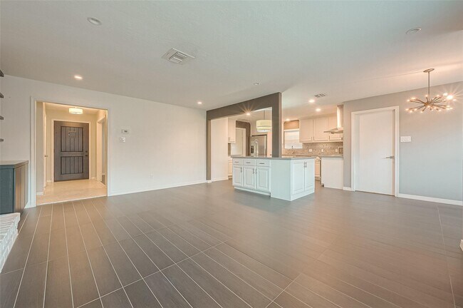 Building Photo - 11406 High Star Dr