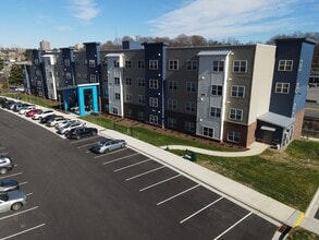 Building Photo - 600 Peters Creek