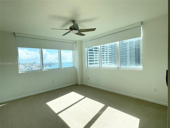 Building Photo - 253 NE 2nd St