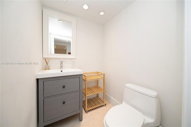 Building Photo - 155 Ocean Ln Dr