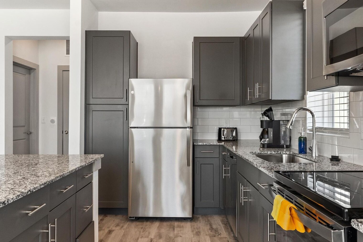 Building Photo - 12100 1/2 Ferrystone Glen Drive-SI ID1343246P