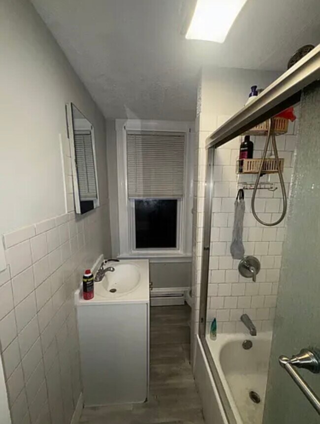 Building Photo - 64-66 Health Ave