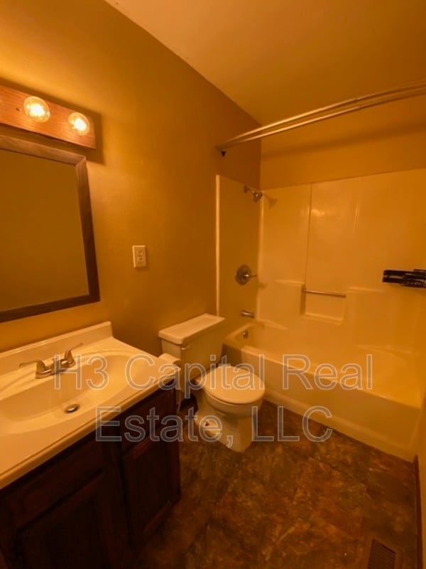 Building Photo - 908 Southard Pl