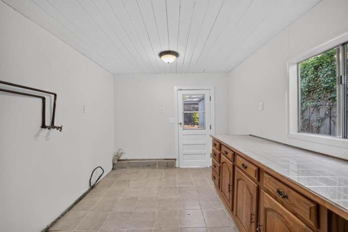 Building Photo - 333 Madrone St