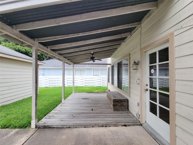 Building Photo - 9607 Farrell Dr
