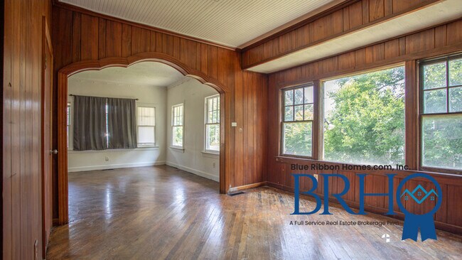 Building Photo - Witt Place