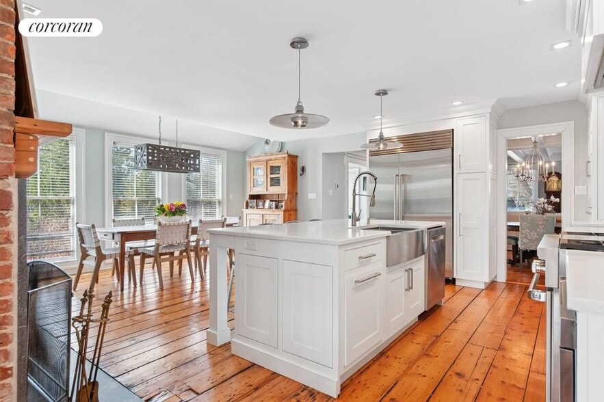 Building Photo - 311 Main St