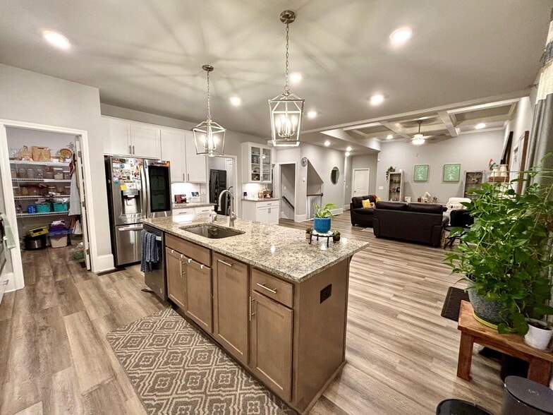 Kitchen - 1920 Grand Lanier Dr