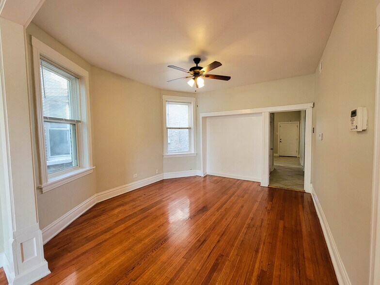 Building Photo - 4226 W Kamerling Ave