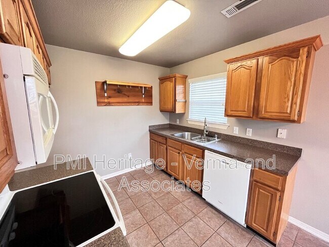 Building Photo - 683 Golden Meadow Ave