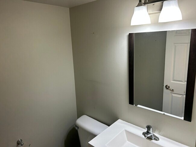 Building Photo - 538 Mallard Ln