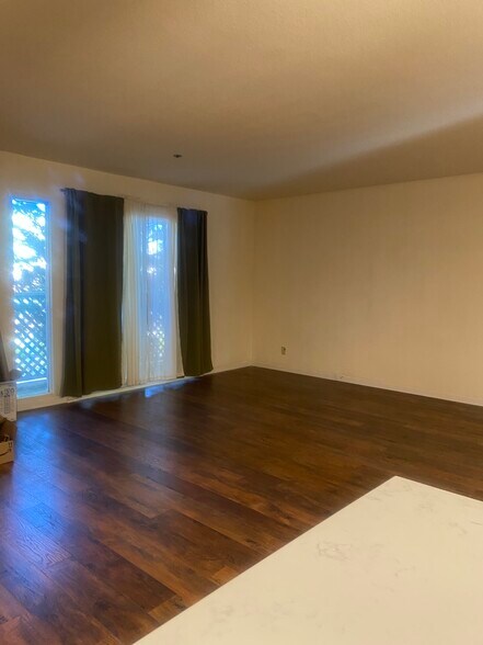 Building Photo - 1020 San Gabriel Cir