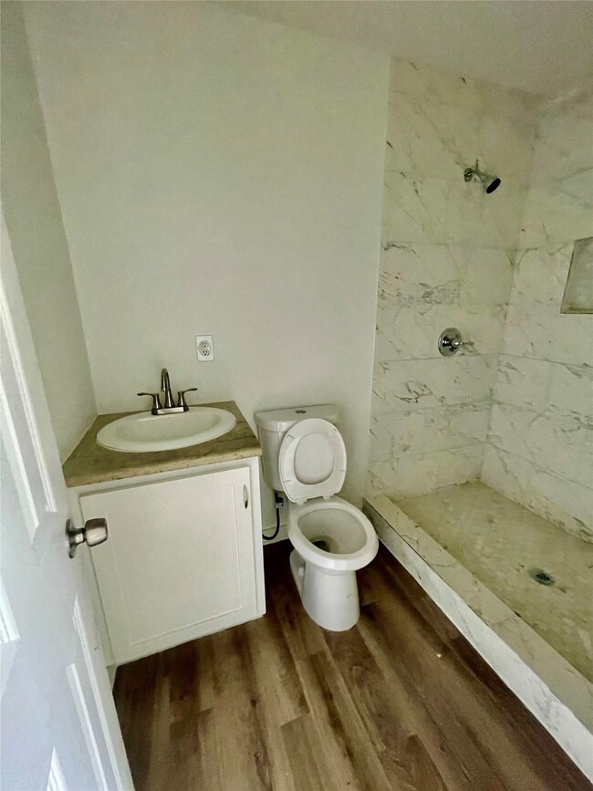 Building Photo - 3510 Fox Dr