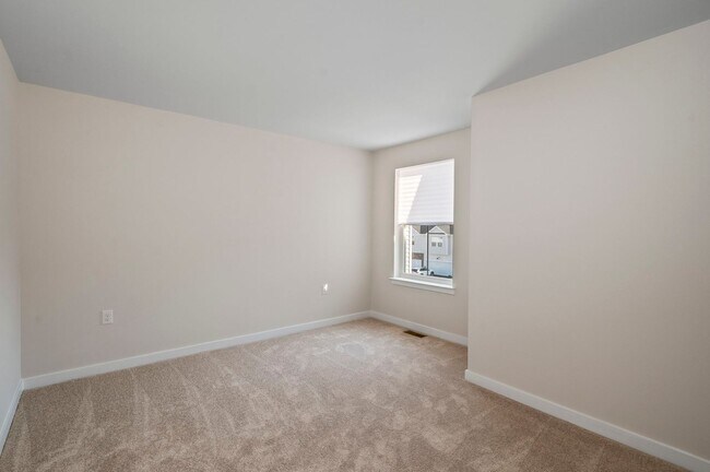 Building Photo - Brand New - 4Bed, 2.5Bath Townhouse in Pot...