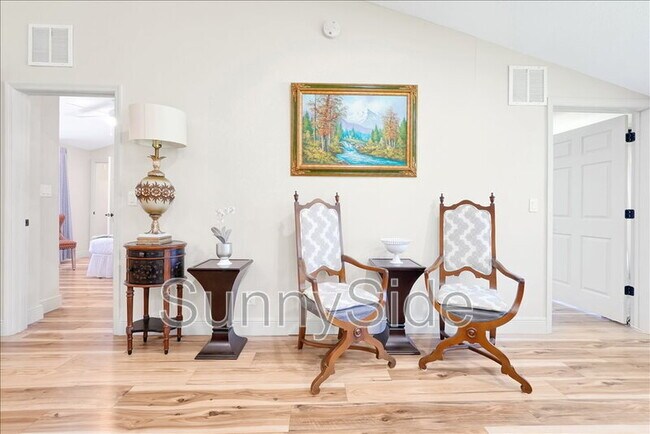 Building Photo - 42 Nottingham Way