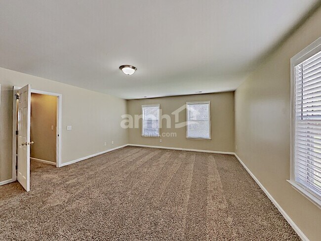 Building Photo - 2581 Douglas Ln