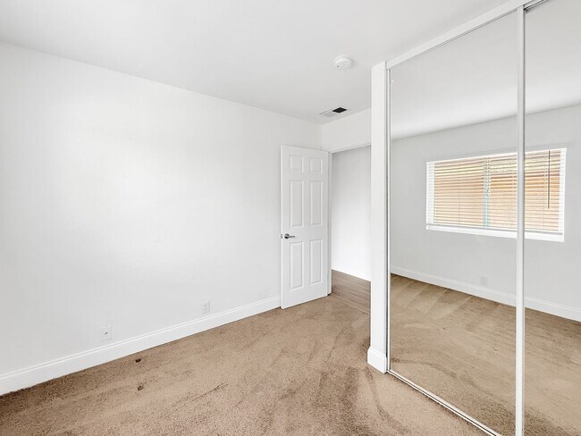 Building Photo - Great 3B/2BA Condo in El Cajon!