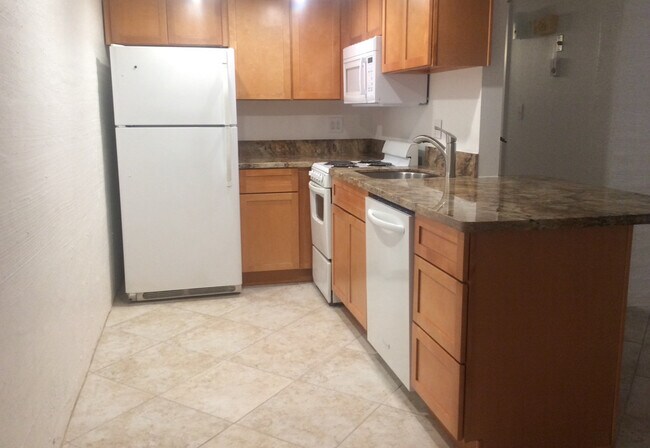 Kitchen - 3416 N 44th St