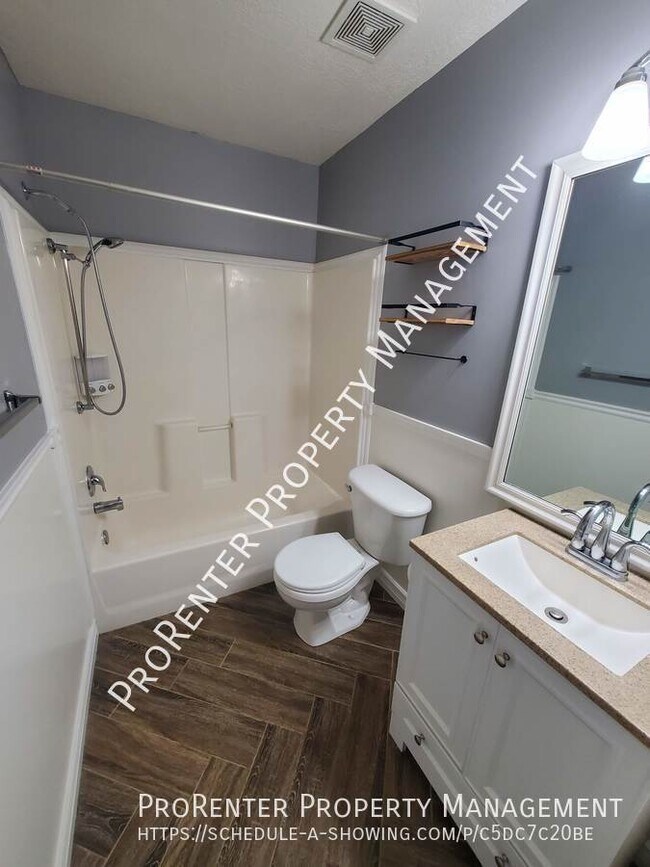 Building Photo - 4252 S Midland Dr