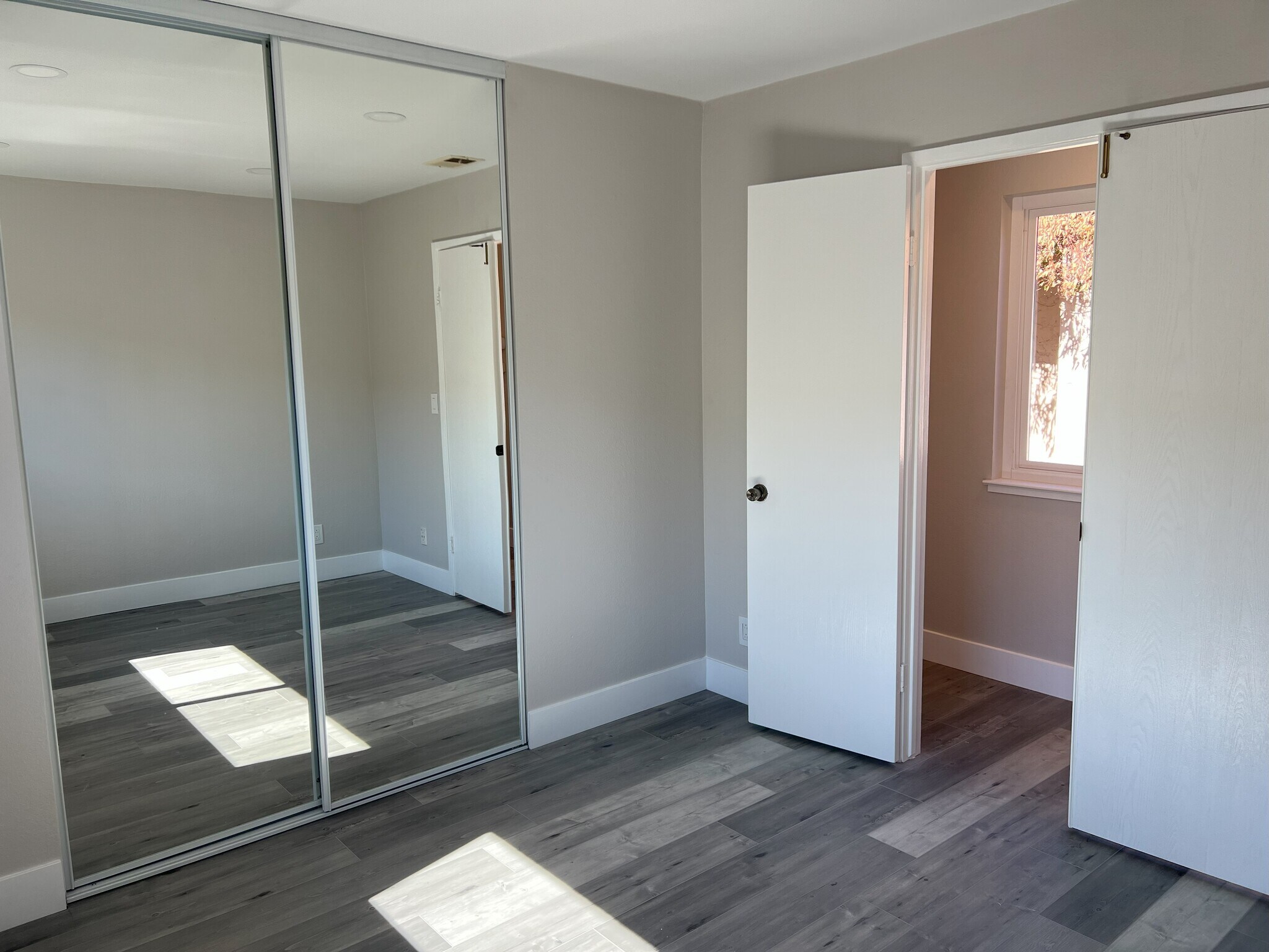 Bedroom facing hallway - 5181 Oxbow Ct