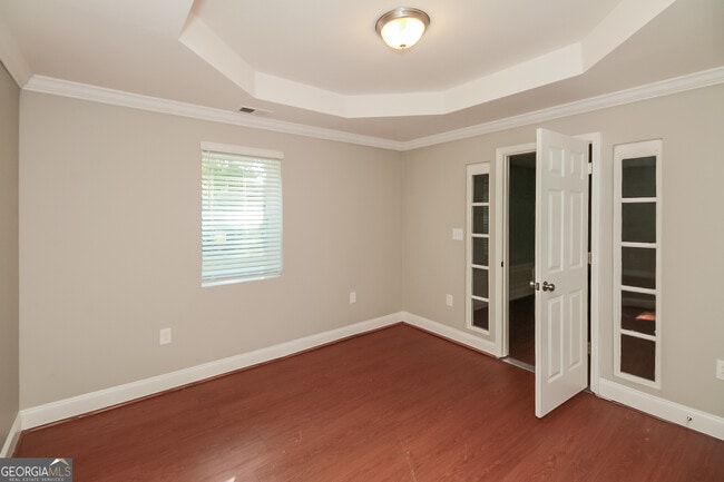 Building Photo - 2190 Surrey Trail