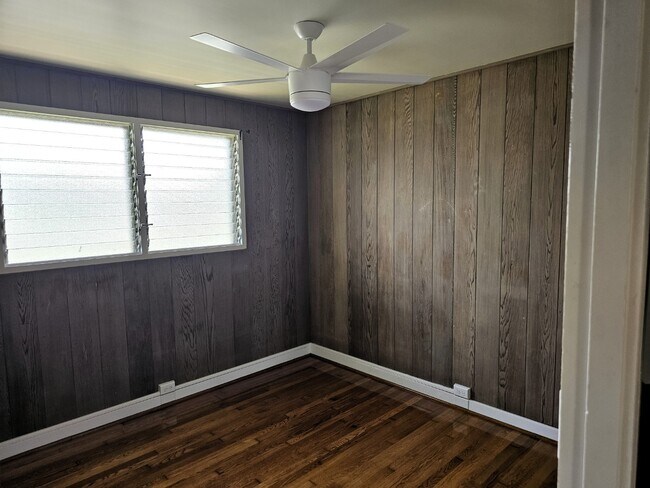 Building Photo - 4 bed, 2.5 bath single family house, Liliha neighborhood.