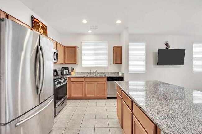 Building Photo - ADORABLE 4 BEDROOM HOME NEAR HOLLYWOOD & E SAHARA!