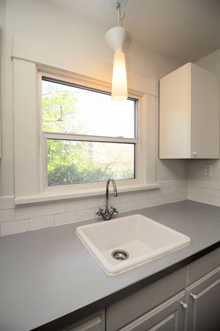 Building Photo - 5005-5007-5007 N Kerby Ave