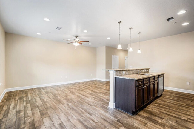 Building Photo - 3501 Mossy Oak Villas Cir