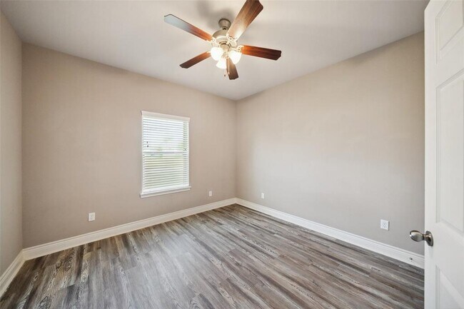 Building Photo - 14103 Overstreet Dr