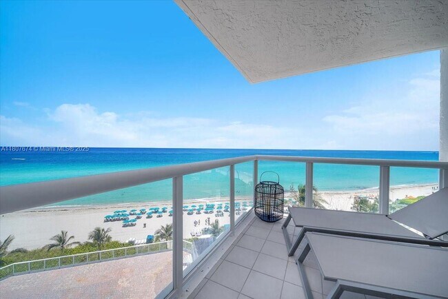 Building Photo - 16425 Collins Ave