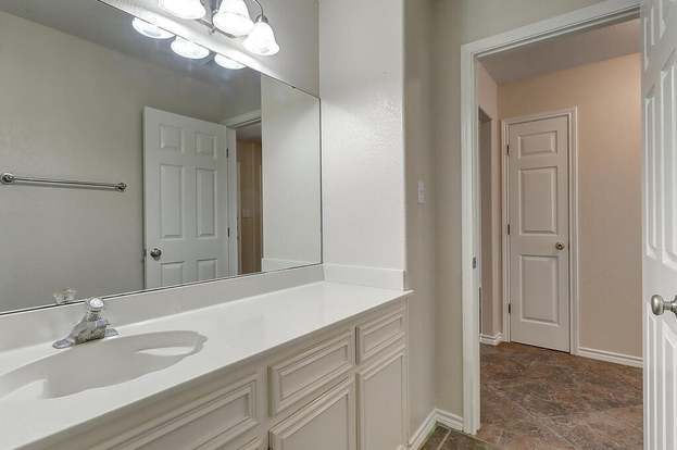 Building Photo - 14905 Dasmarinas Dr