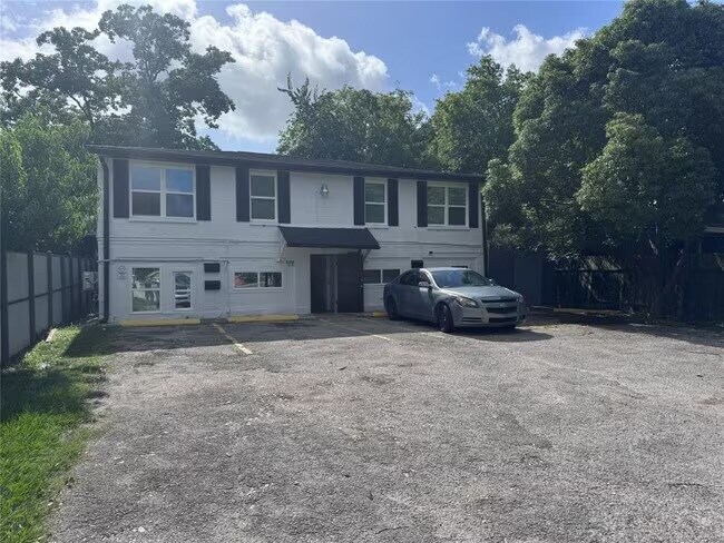 Primary Photo - 217 Johnson St
