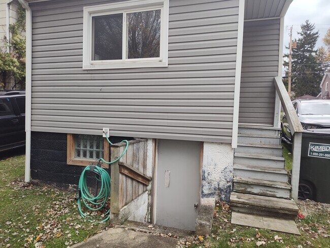 Building Photo - 145 21st St NW