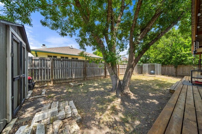 Building Photo - 301 Zebra Dr