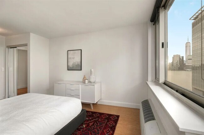 Building Photo - 20 2nd St