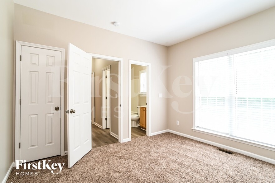 Building Photo - 1113 Boxelder Ln