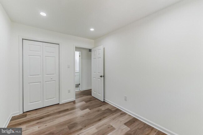 Building Photo - 630 Clearwater Ct