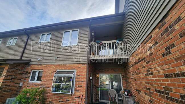 Building Photo - 985 West Ct