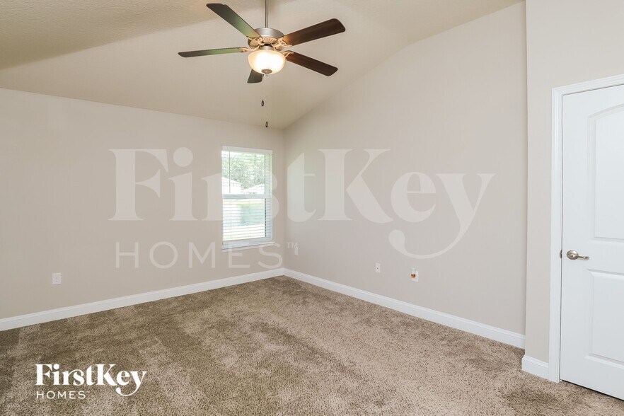 Building Photo - 78109 Saddle Rock Rd